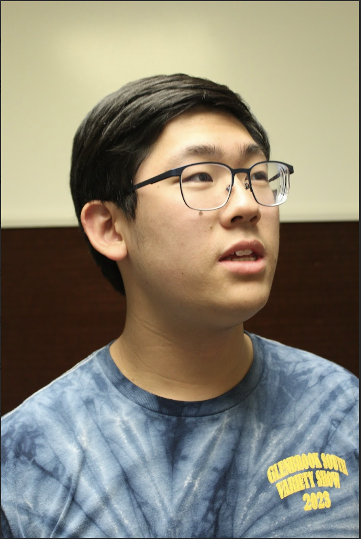 Symphonic sounds: Yang sings with his perfect pitch, rehearsing in the practice room. He is in many choir groups at South, such as Master Singers, Fusion, Chamber Singers, and Scat That.